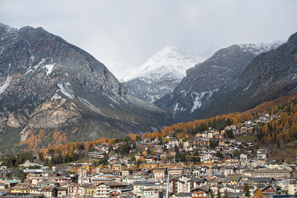 冬奥会举办城市_米兰冬奥会纪念品销售情况_2026米兰冬奥会当地民众期待与审慎态度