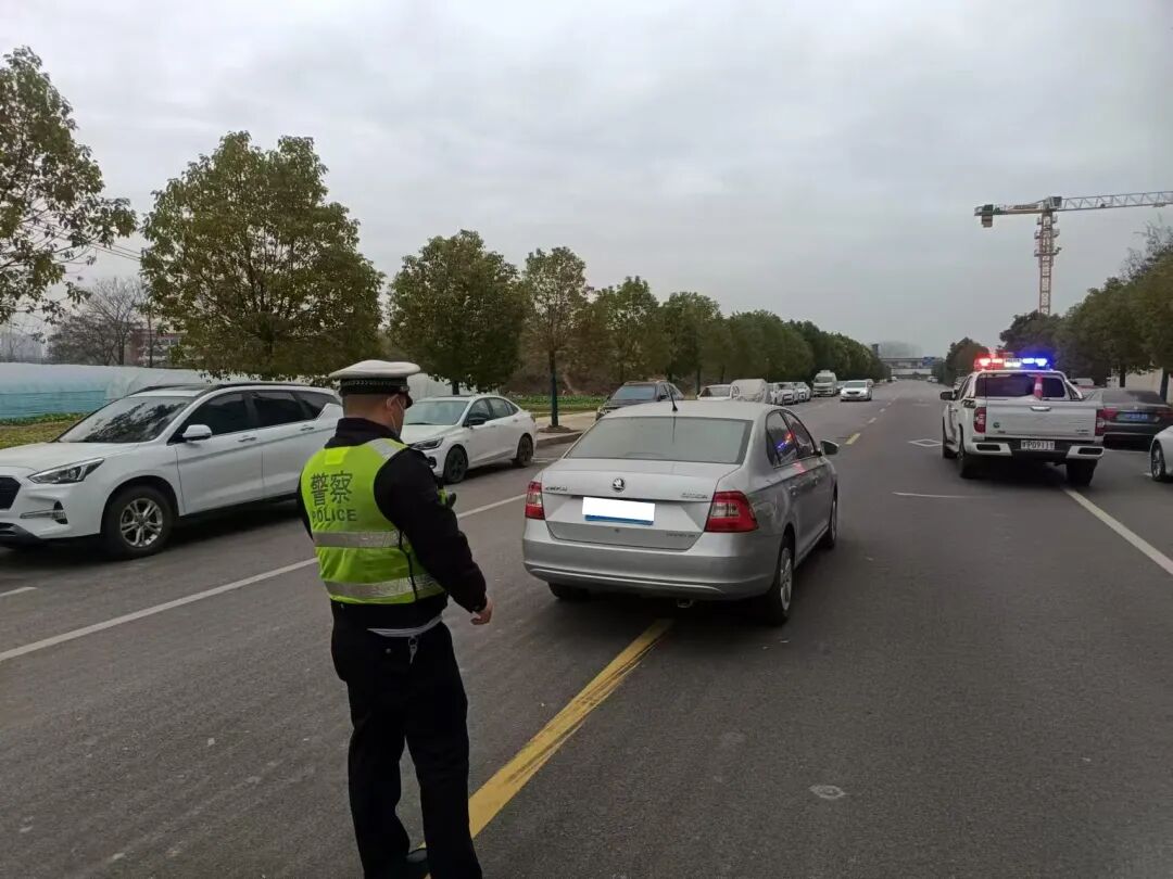 冬季道路交通安全管理_违章高发城市治理_周口交警整治行动