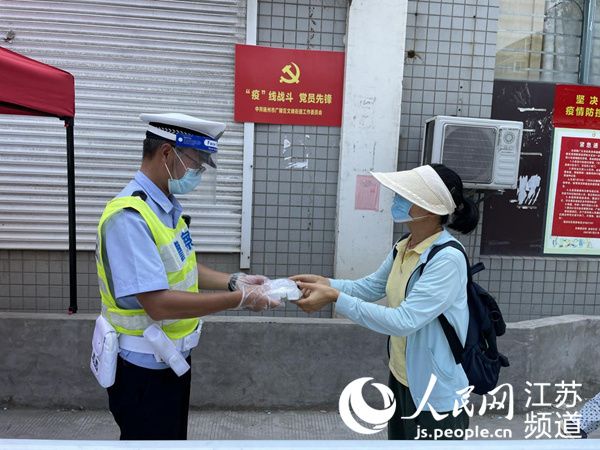 疫情数据_江苏疫情德尔塔变异株输入 公共卫生事件 党旗飘扬抗疫一线