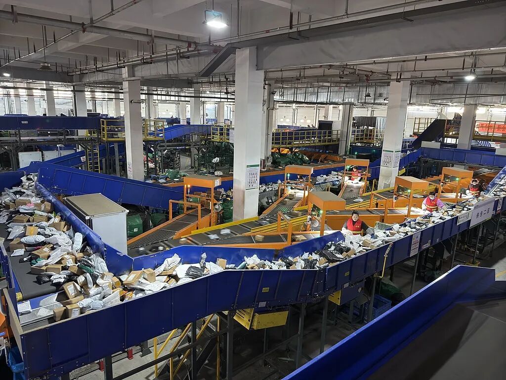 快递谣言焦虑_春节快递不打烊_快递停运原因